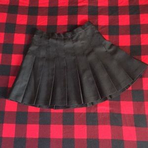 American Apparel Tennis Skirt in Black